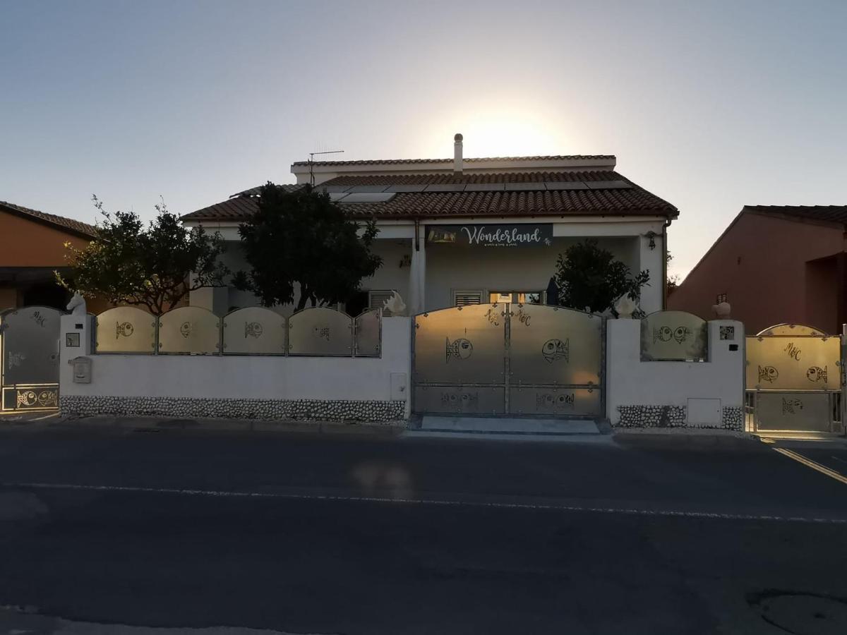 Hotel Wonderland San Teodoro  Esterno foto